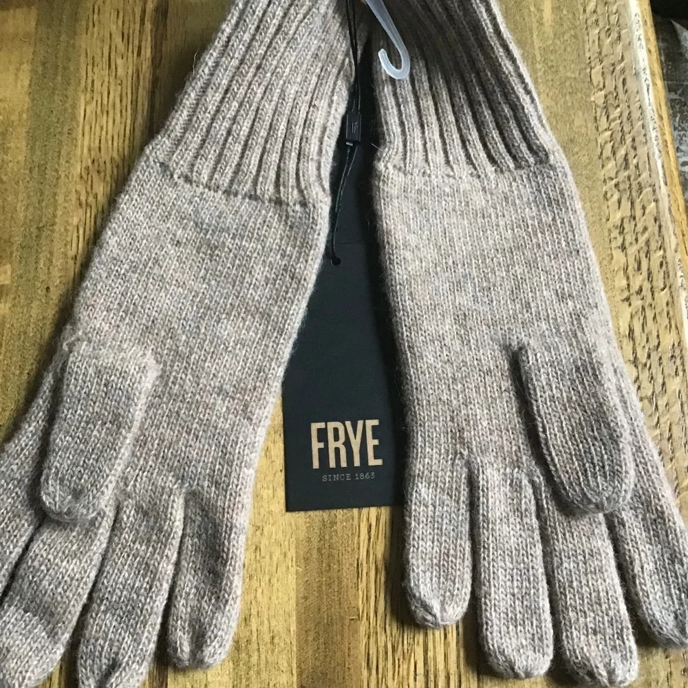 NWT Frye Leather Patch Long Knit Wool Gloves Logo Cognac Brown Tan S/M
